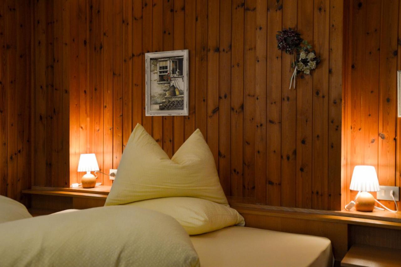 Steinerhof Hotel Braies  Exterior photo